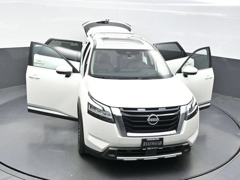 Used 2023 Nissan Pathfinder Platinum AWD/4WD image 50