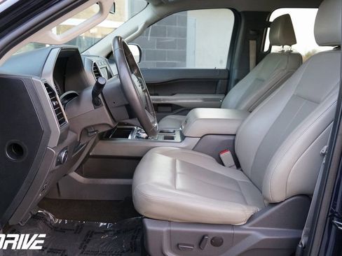 Used 2021 Ford Expedition XLT image 17