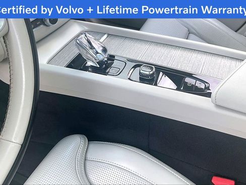 Used 2023 Volvo XC60 T8 Ultimate image 19