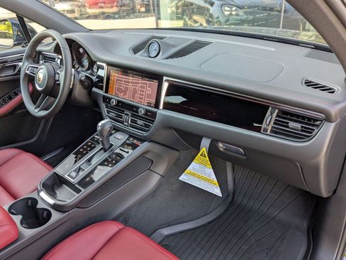 New 2025 Porsche Macan S image 25