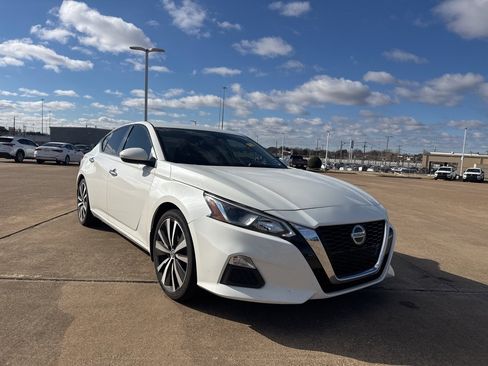 Used 2020 Nissan Altima 2.5 S image 1