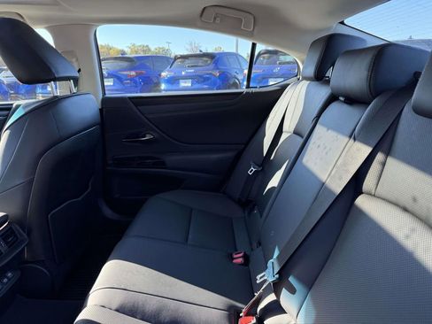 Used 2023 Lexus ES 350 Premium image 17