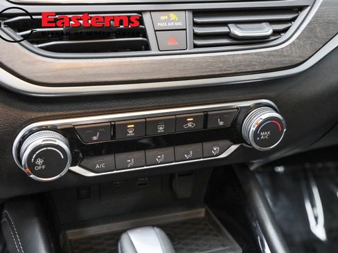 Used 2023 Nissan Altima 2.5 SV w/ SV Premium Package FWD image 21