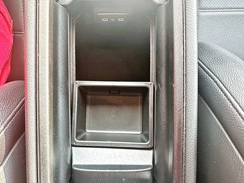 Used 2023 Mercedes-Benz GLC 300 4MATIC image 48