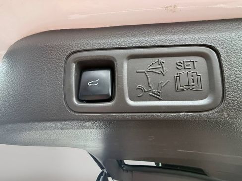 Used 2022 Lincoln Navigator Reserve AWD/4WD image 6