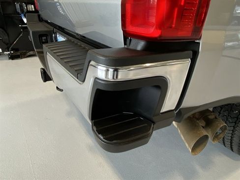 Used 2024 Ford F250 XLT w/ FX4 Off-Road Package image 18