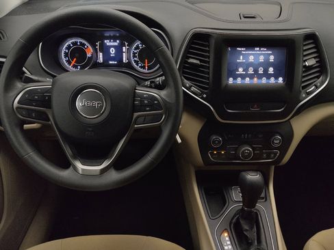 Used 2020 Jeep Cherokee Latitude FWD image 22