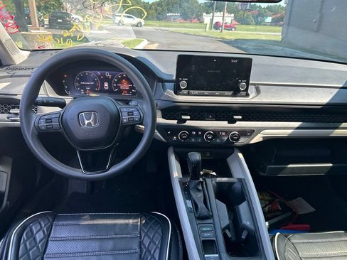 Used 2024 Honda Accord EX image 10