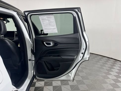 Used 2023 Jeep Compass Latitude w/ Convenience Group AWD/4WD image 43