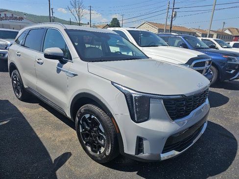 Used 2024 Kia Sorento S AWD/4WD image 3
