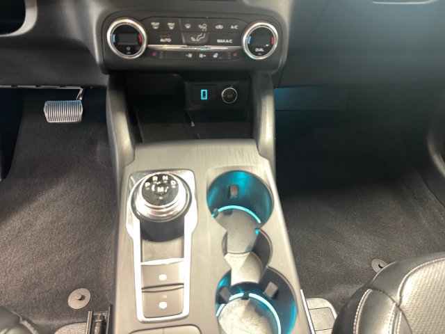 Used 2020 Ford Escape Titanium w/ Titanium Premium Package 2.0 AWD/4WD image 16