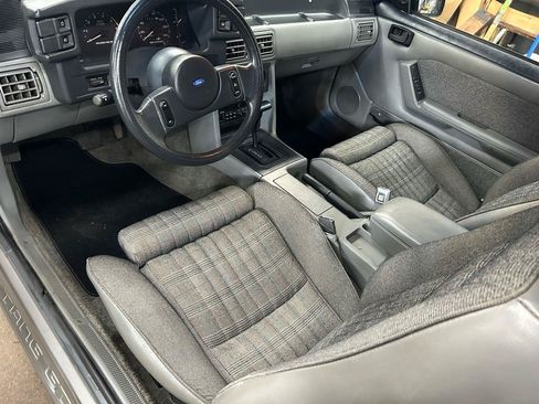 Used 1988 Ford Mustang GT RWD image 16
