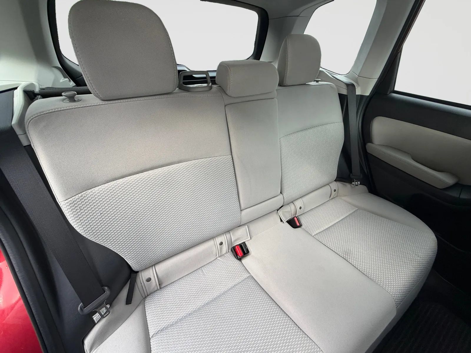 Used 2016 Subaru Forester 2.5i Premium w/ All-Weather Package AWD/4WD image 18