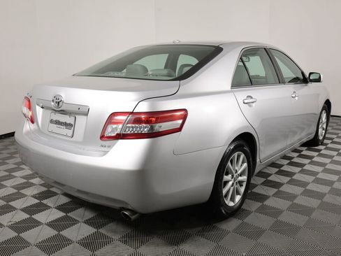 Used 2011 Toyota Camry XLE image 2