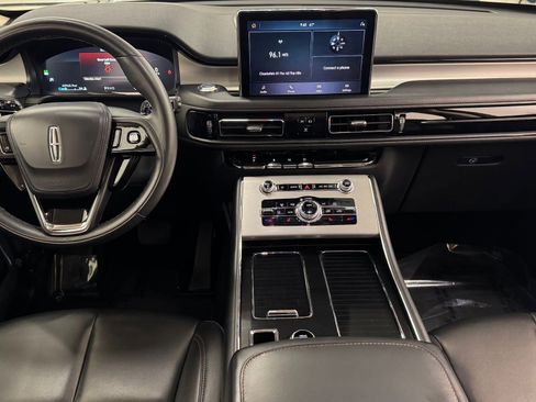 Used 2024 Lincoln Aviator AWD image 40