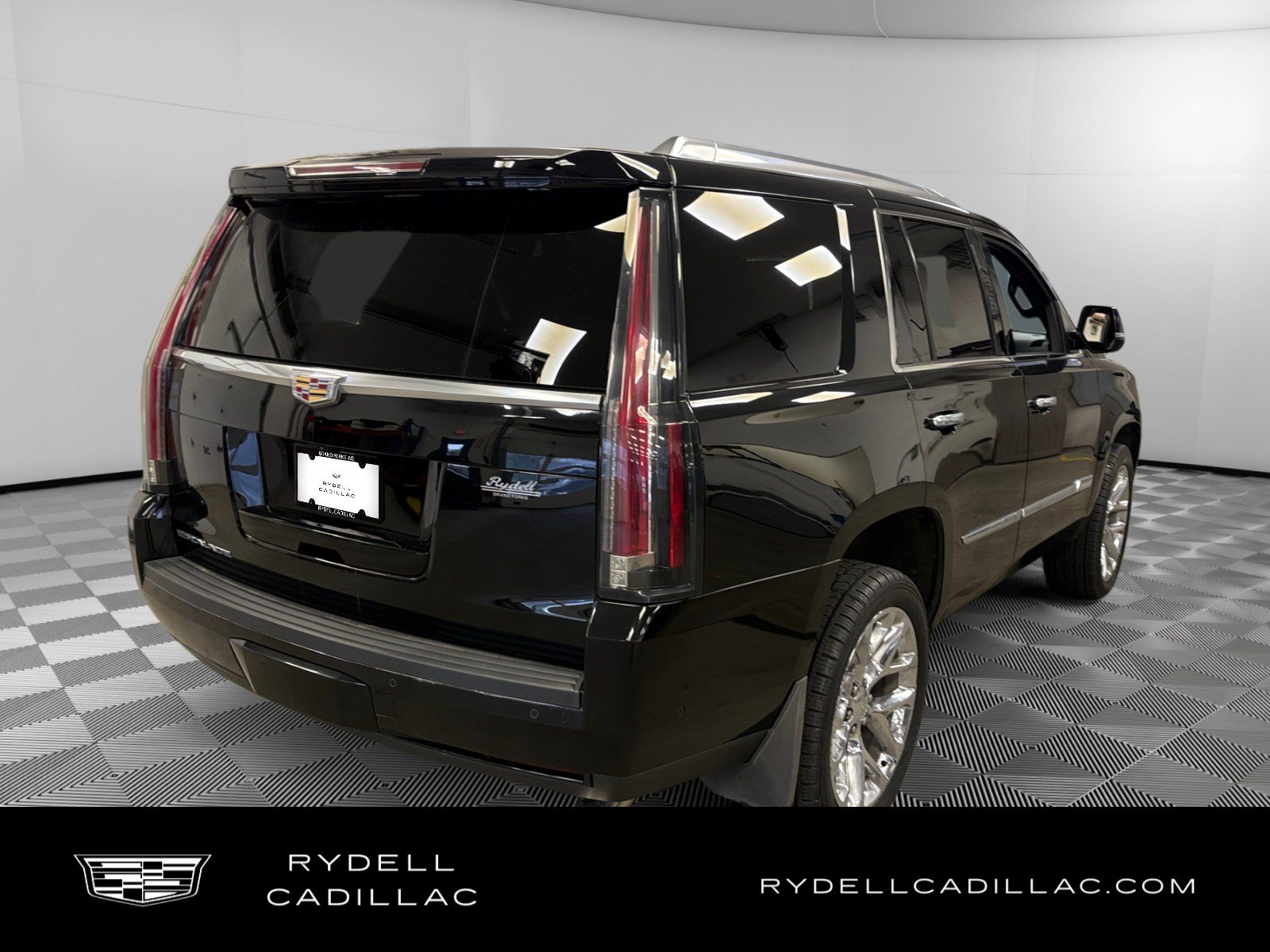 Used 2018 Cadillac Escalade Platinum AWD/4WD image 5