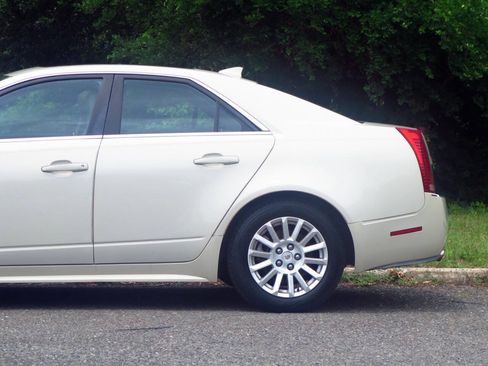 Used 2011 Cadillac CTS Luxury AWD/4WD image 23