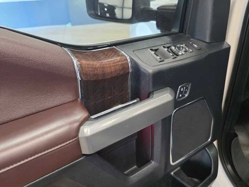 Used 2017 Ford F350 Platinum image 17