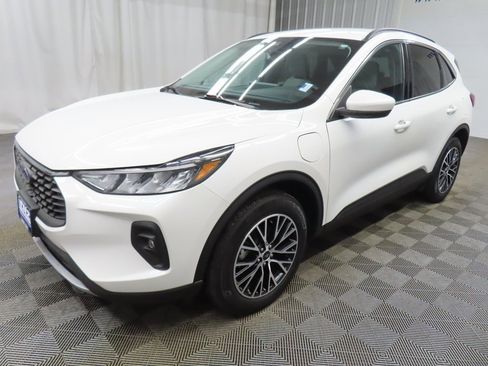 Used 2023 Ford Escape SE image 6