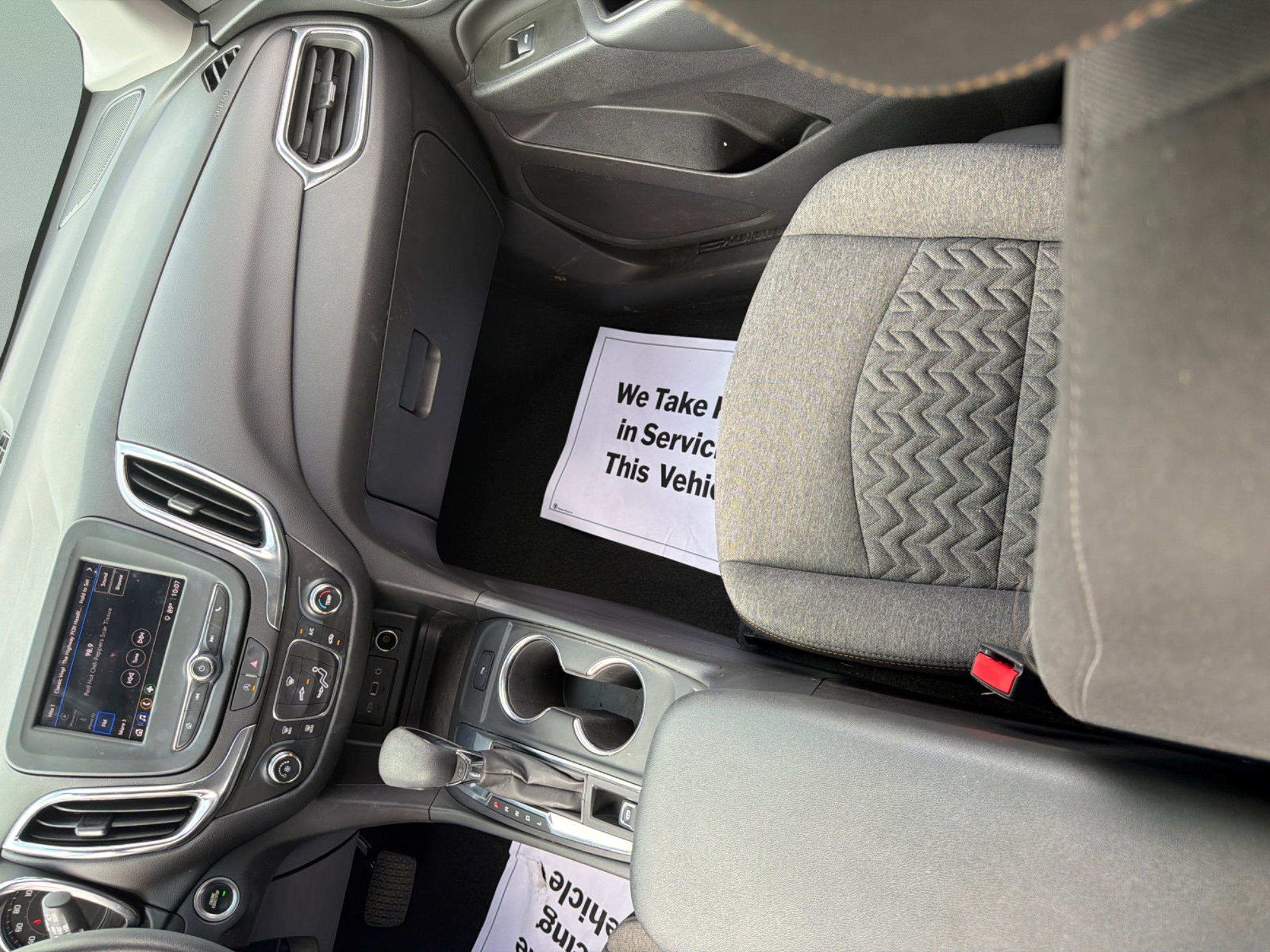 Used 2024 Chevrolet Equinox LT FWD image 15