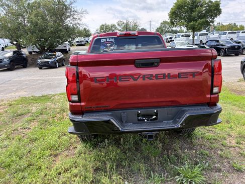 Used 2026 Chevrolet Colorado Z71 w/ Technology Package AWD/4WD image 7
