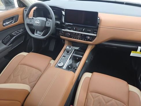 New 2026 Nissan Pathfinder Platinum AWD/4WD image 23