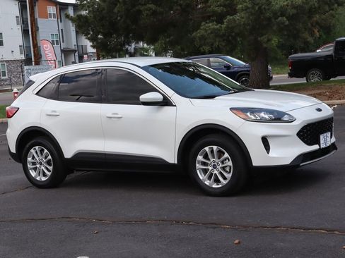 Used 2020 Ford Escape SE AWD/4WD image 2