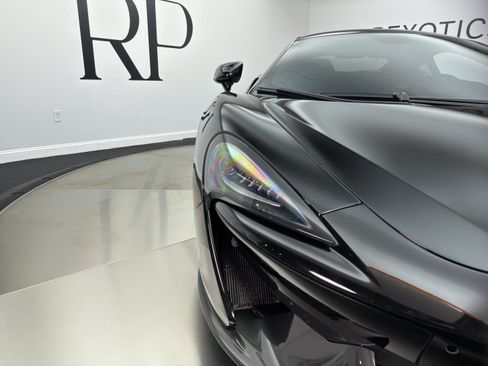 Used 2016 McLaren 570S Coupe RWD image 13