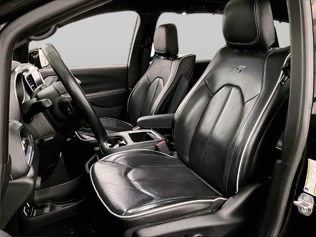 Used 2019 Chrysler Pacifica Limited w/ Advanced Safetytec Group FWD image 24