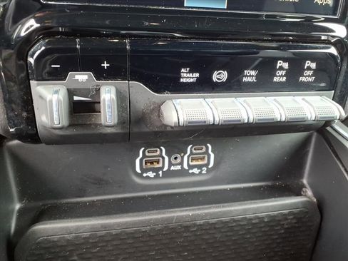 Used 2023 RAM 3500 Laramie image 22