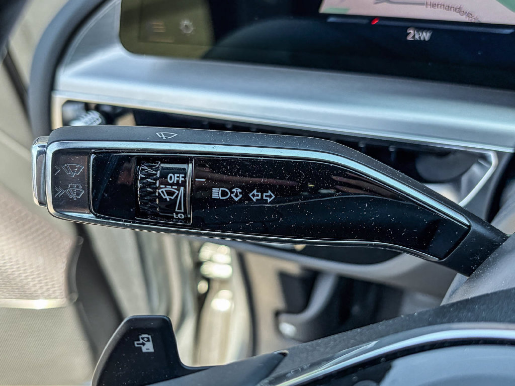 Used 2025 Cadillac Lyriq Luxury AWD/4WD image 48