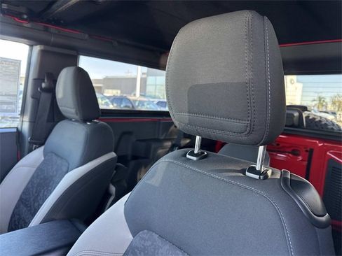 Used 2022 Ford Bronco Wildtrak image 23