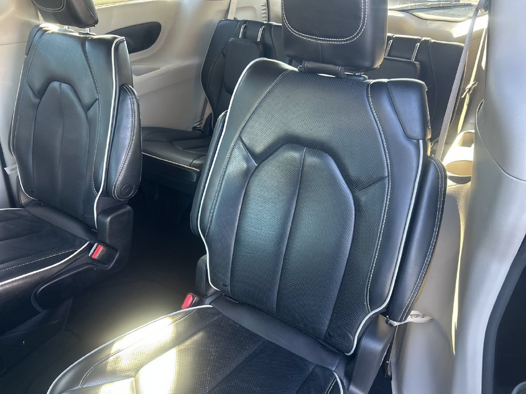 Used 2023 Chrysler Pacifica Limited FWD image 15