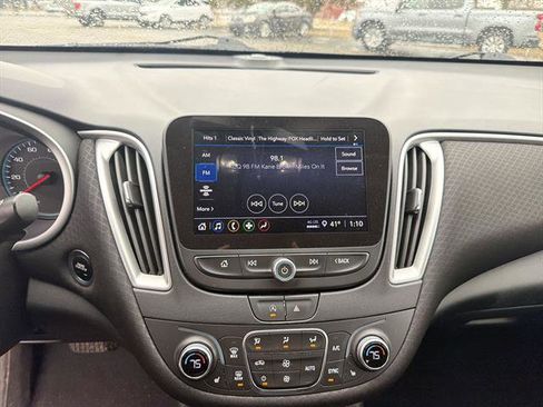 Used 2022 Chevrolet Malibu LT image 12