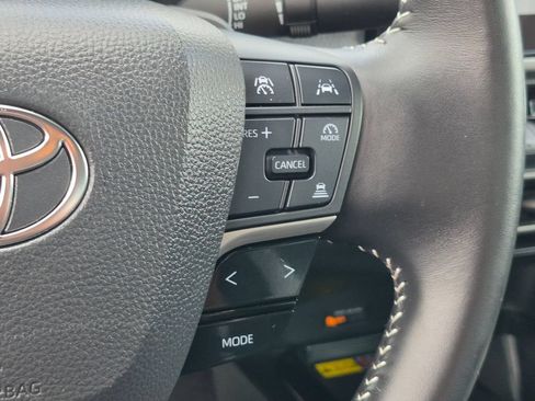 Used 2025 Toyota Camry SE FWD image 15