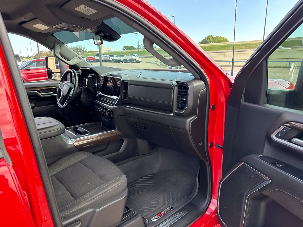 Used 2024 Chevrolet Silverado 2500 LT w/ Convenience Package AWD/4WD image 14