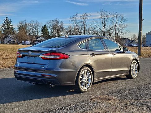 Used 2019 Ford Fusion SE image 5