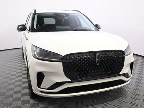 New 2026 Lincoln Aviator Reserve w/ Jet Appearance Package AWD/4WD image 9