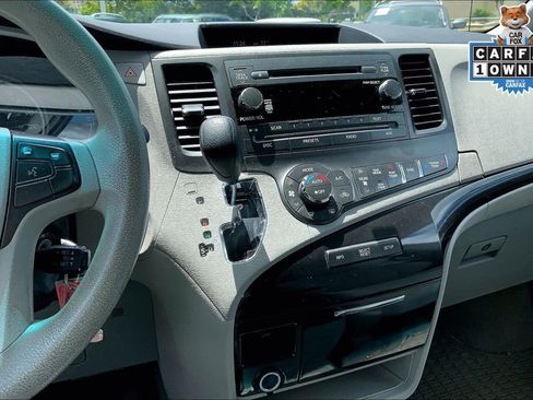 Used 2014 Toyota Sienna LE FWD image 6