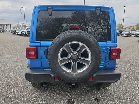 Used 2022 Jeep Wrangler Unlimited Sahara w/ Cold Weather Group image 10