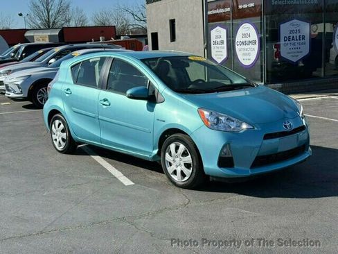 Used 2014 Toyota Prius C Two image 3