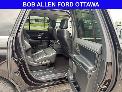Used 2025 Ford Expedition Max Platinum AWD/4WD image 12