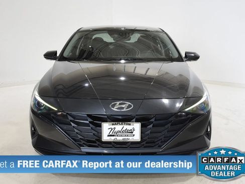Used 2021 Hyundai Elantra SE FWD image 2