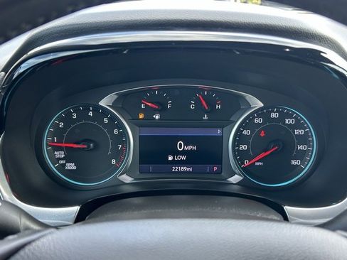 Used 2022 Chevrolet Traverse LT image 19