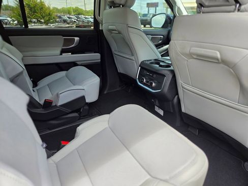 New 2026 Ford Expedition Platinum AWD/4WD image 18