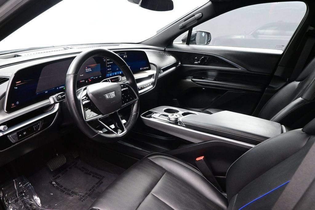 Used 2024 Cadillac Lyriq Sport RWD image 8