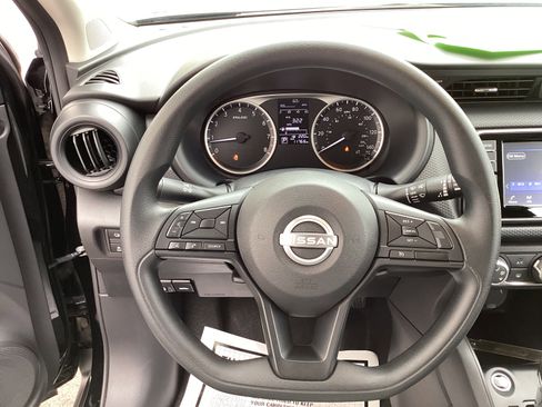 Used 2024 Nissan Kicks S image 5