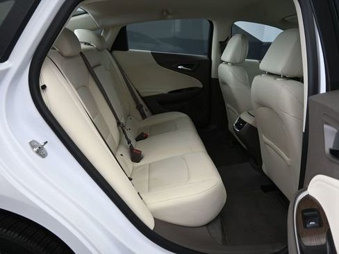 Used 2024 Chevrolet Malibu LT image 42