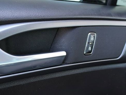 Used 2014 Ford Fusion SE w/ Equipment Group 201A image 7