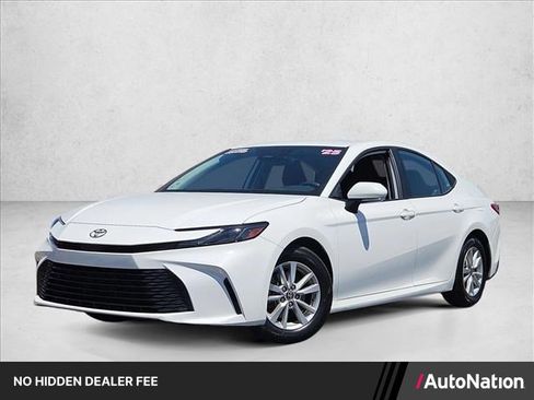 Used 2025 Toyota Camry LE FWD image 1